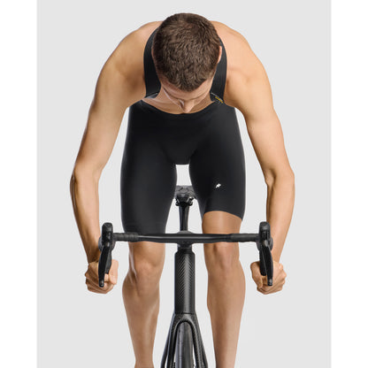Kurz-Trägerhose ASSOS EQUIPE R SPRING FALL S11 Schwarz