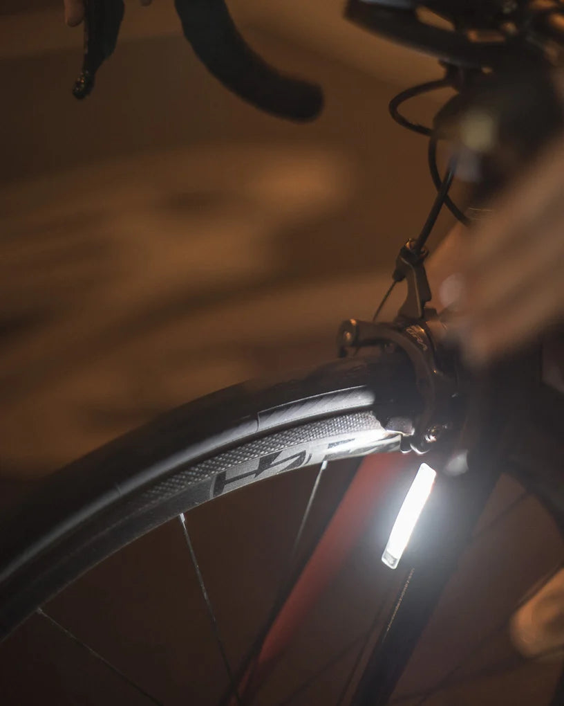 KNOG PLUS FRONT Frontlicht 40 Lumen Schwarz