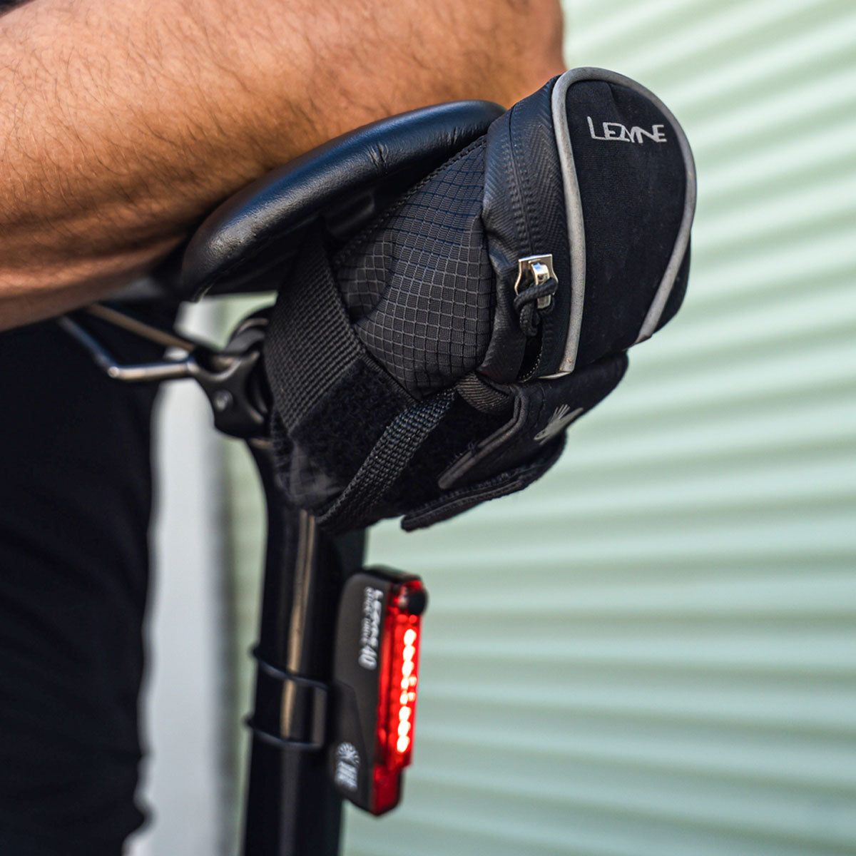LEZYNE Micro Caddy Satteltasche Schwarz