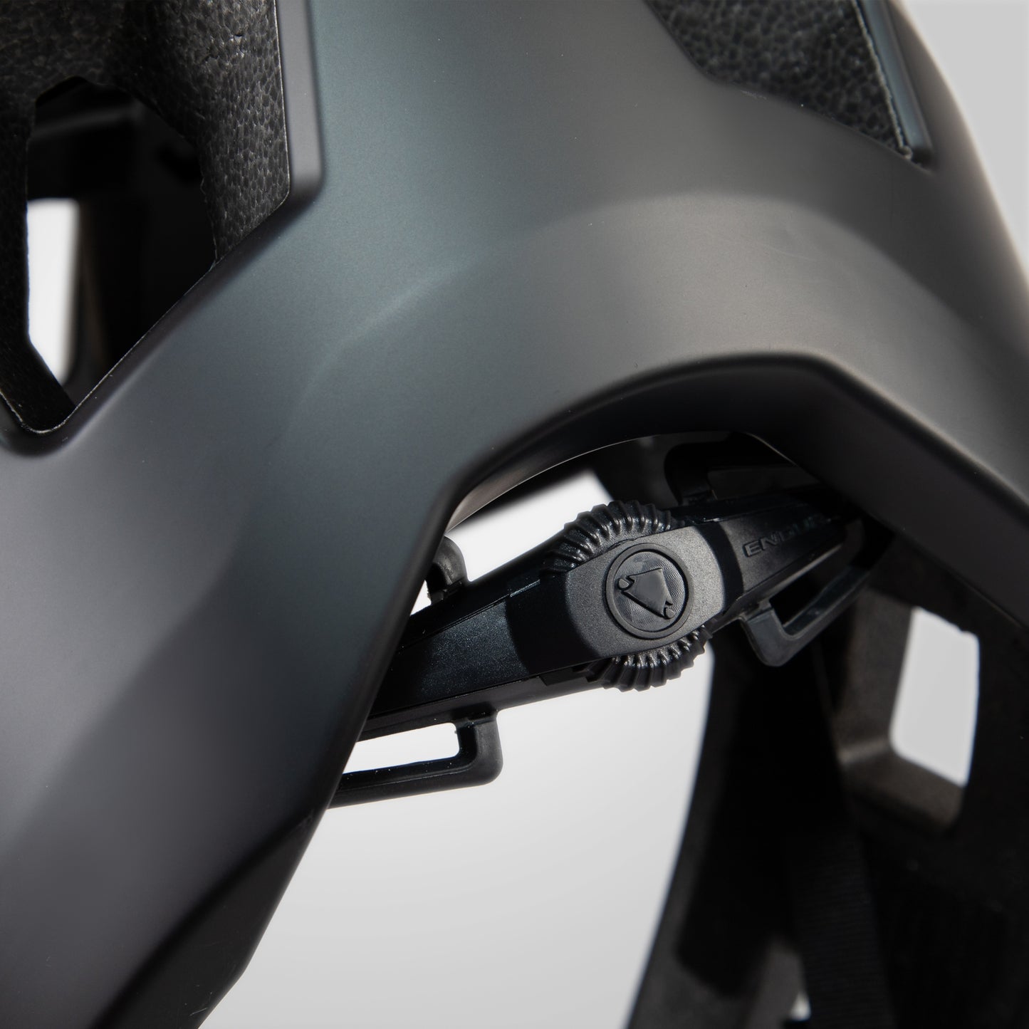 MTB-Helm ENDURA SINGLETRACK INTEGRAL MIPS Schwarz