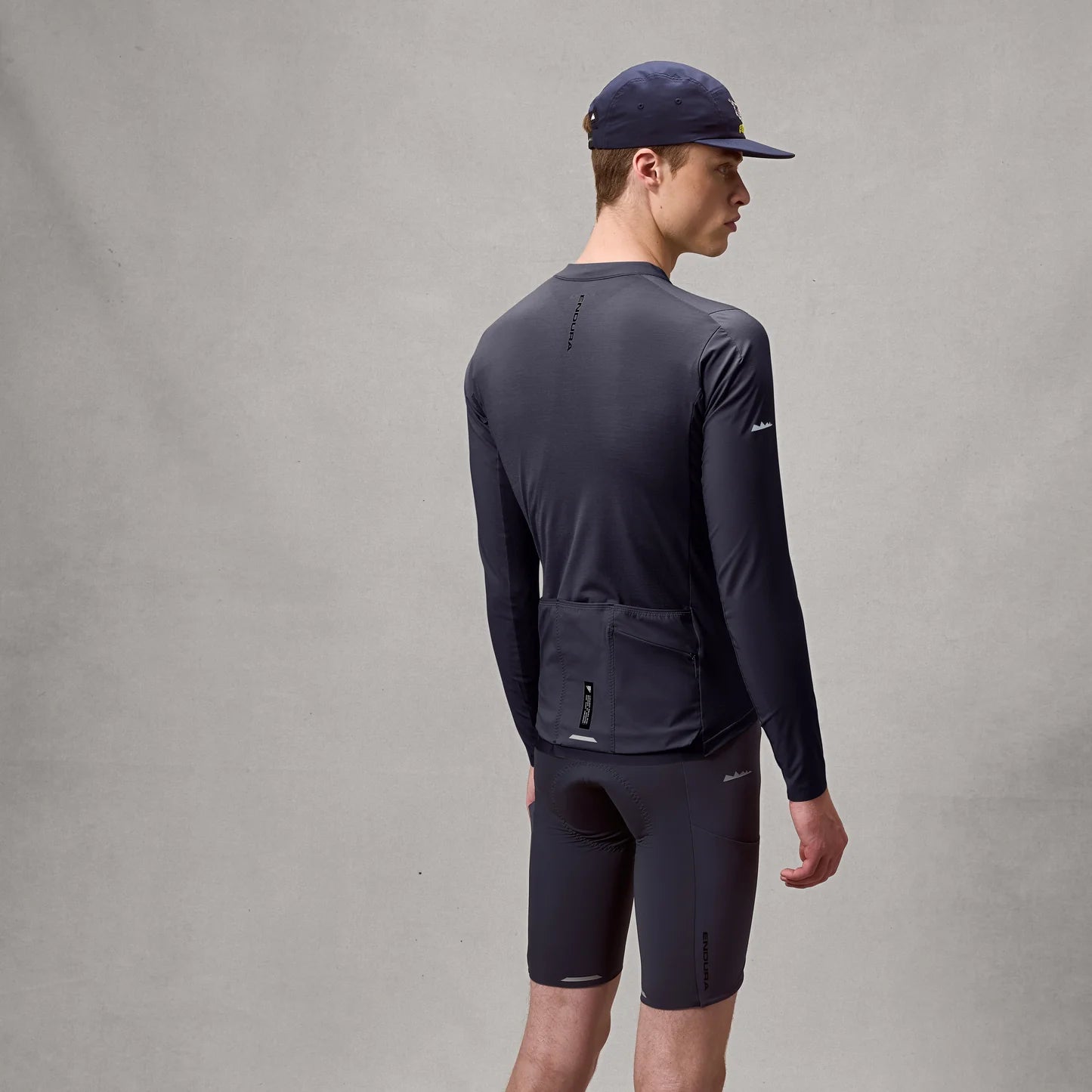 ENDURA ALLTRACK RIDE Langarmtrikot Carbon Grau