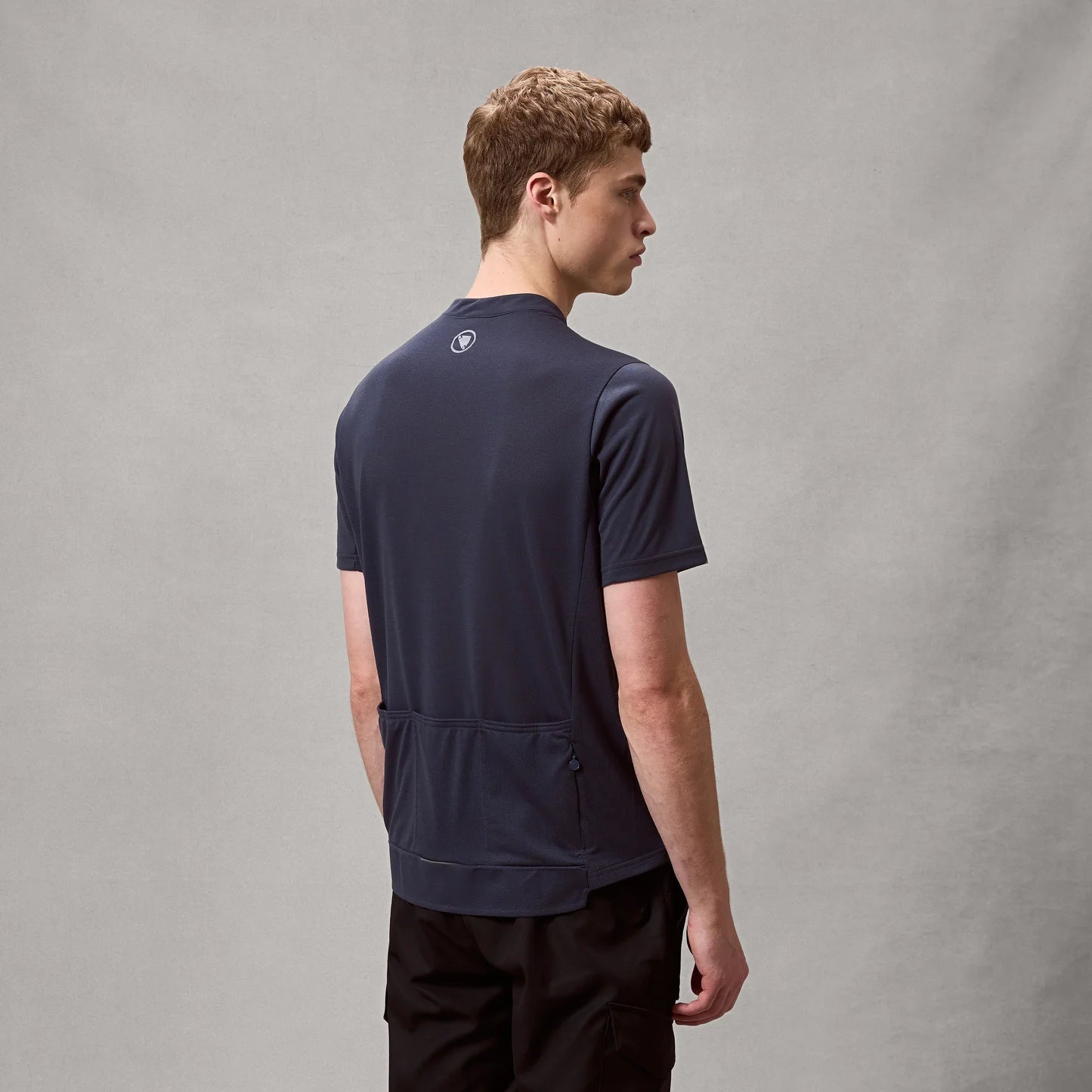 ENDURA LOOP ZIPPED Trikot Kurzarm Carbon Grau