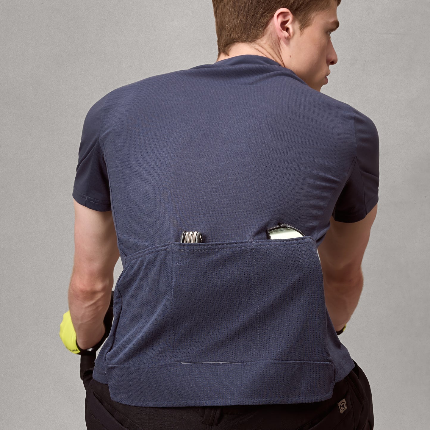ENDURA LOOP ZIPPED Trikot Kurzarm Carbon Grau