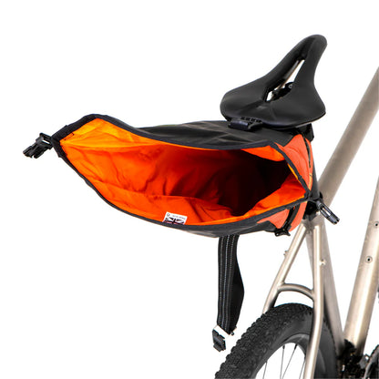 Satteltasche RESTRAP SADDLE PACK 4.5L Orange