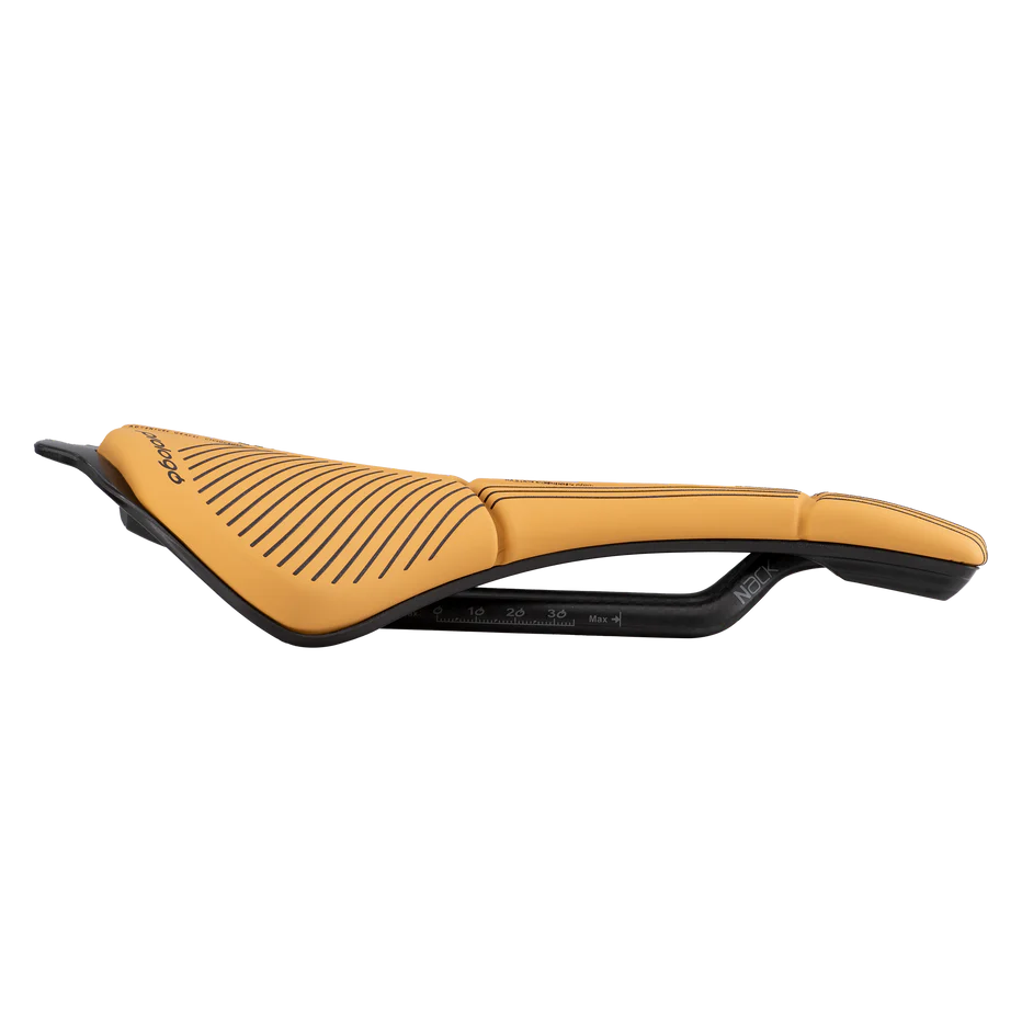 Sattel PROLOGO SCRATCH M5 AGX PAS 147mm Rails Nack Braun