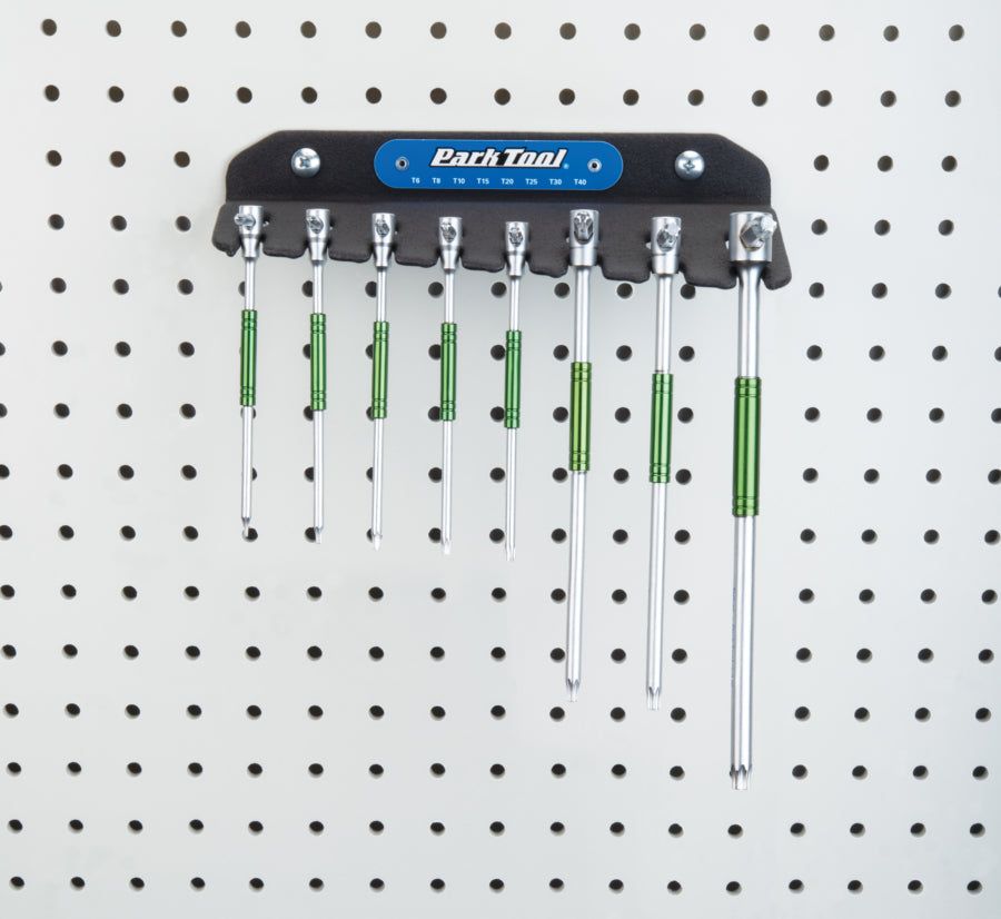 Park Tool THT-1 Wandhalter an einer Lochwand befestigt