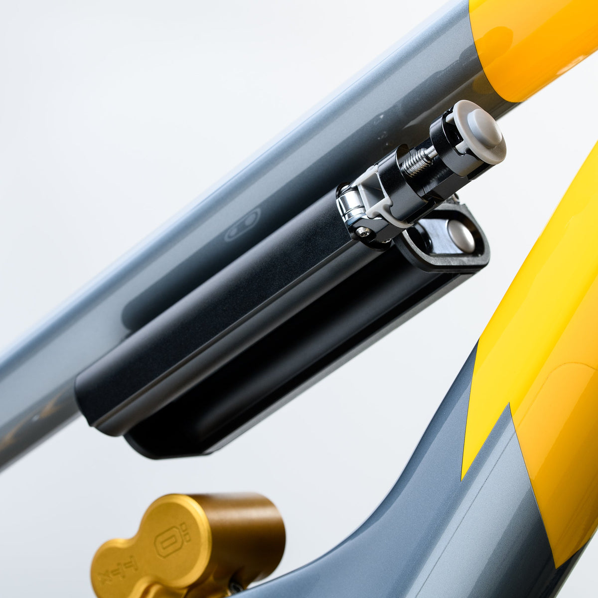 CRANKBROTHERS S.O.S TT17 unter dem Unterrohr montiert