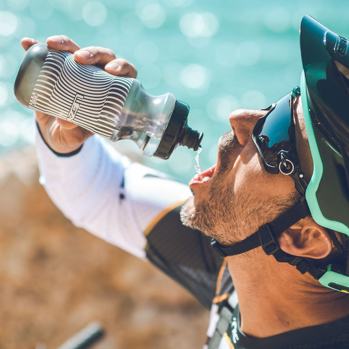 LEZYNE FLOW BOTTLE Fahrradflasche in Transparent