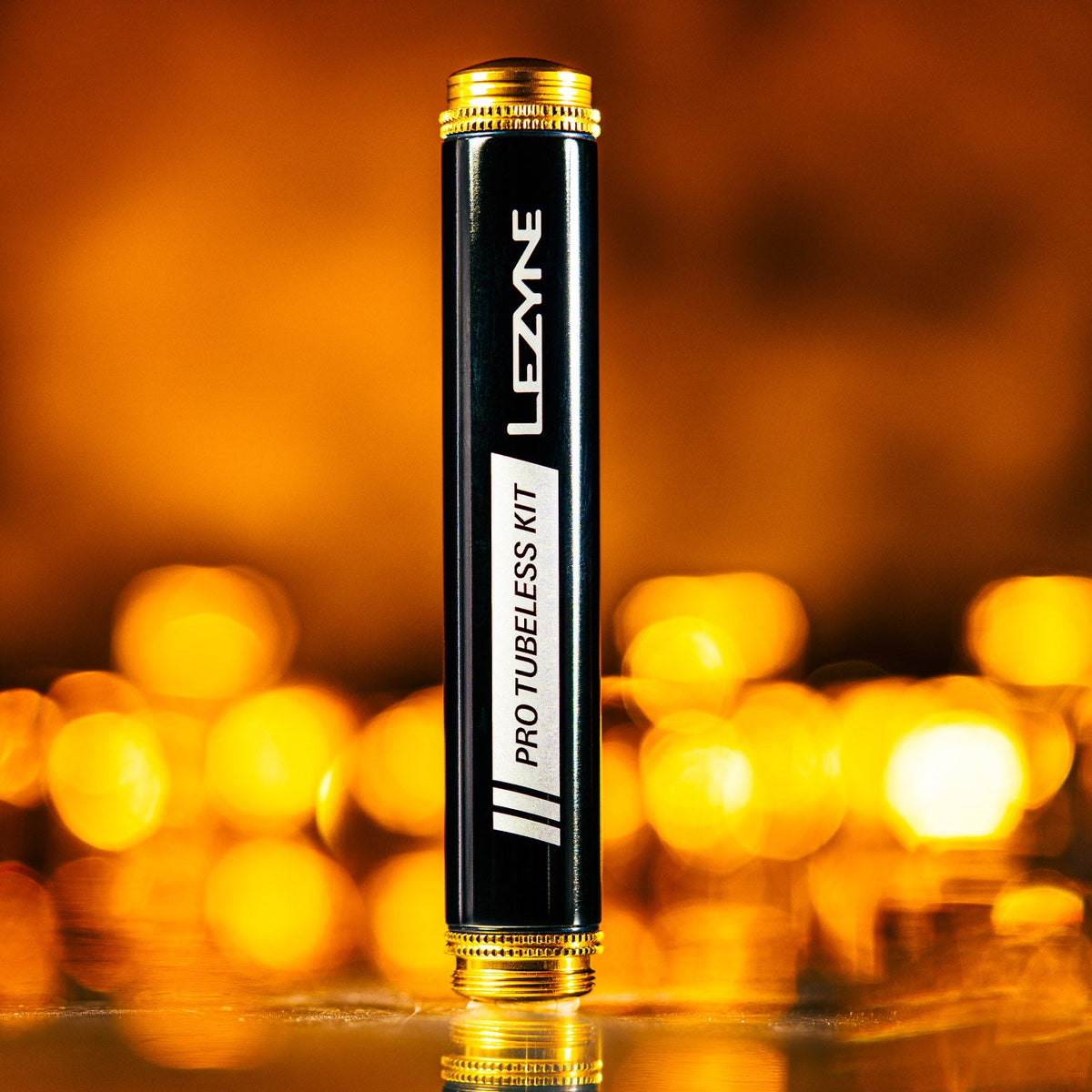 LEZYNE PRO Loaded Tubeless-Reparaturset mit 20-g-CO2-Kartusche Schwarz