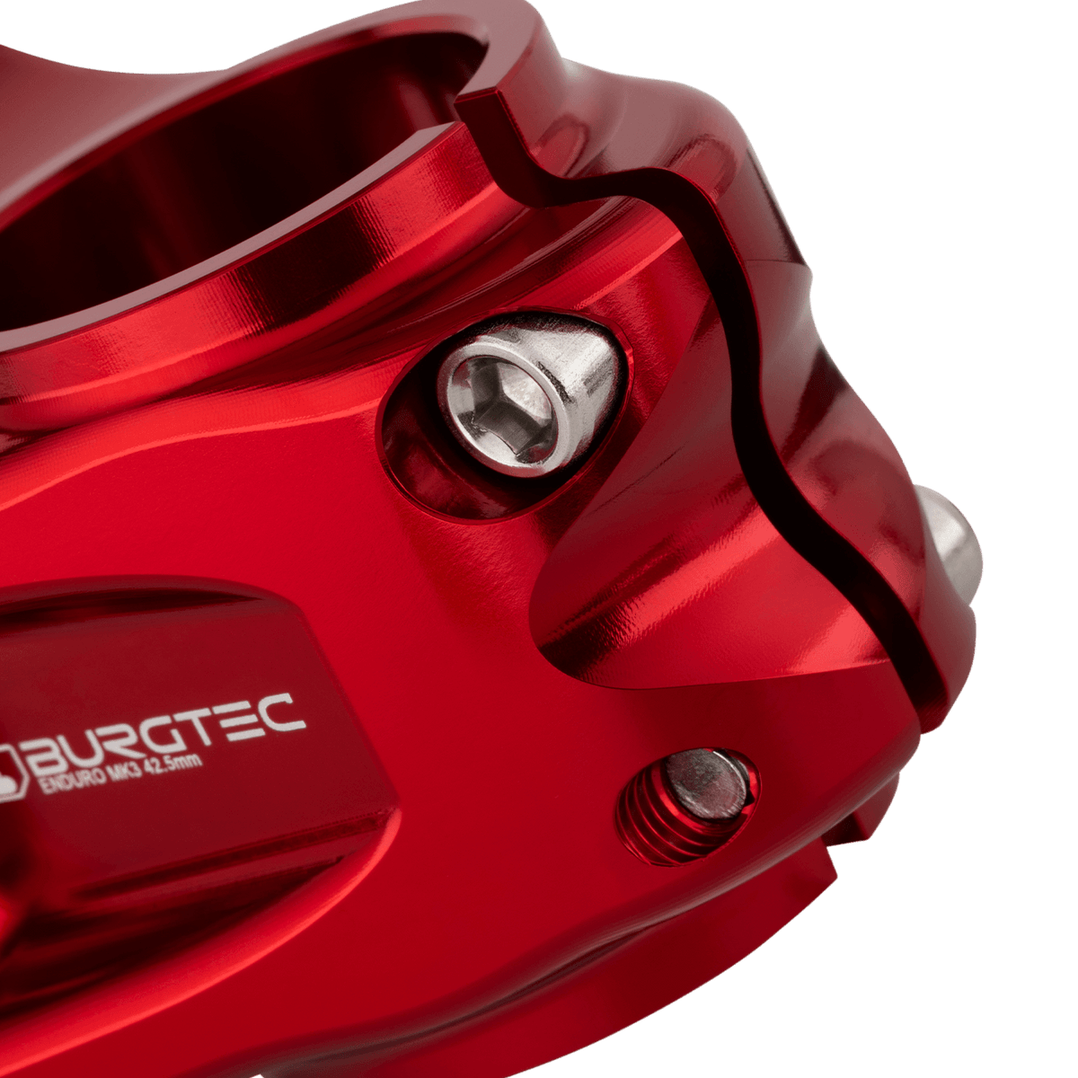 BURGTEC ENDURO MK3 Vorbau in Rot — Detail der Gabelschaftklemmung