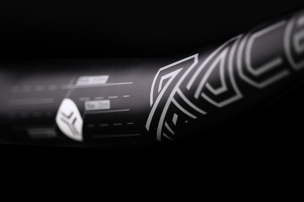 Lenker SB3 RACE Rise 20mm 810mm