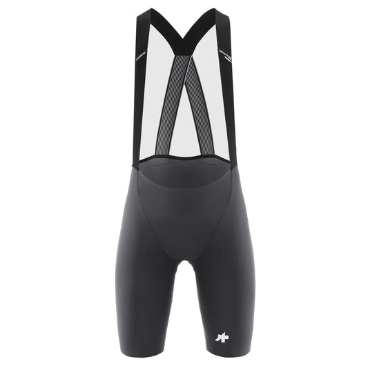 Kurze Trägerhose ASSOS EQUIPE R S11 in Grau — weißer Hintergrund, 2000 x 2000