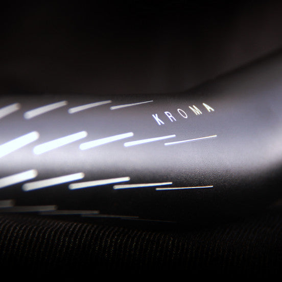 Kleiderbügel SB3 KROMA Rise 25mm 780mm Schwarz Blau