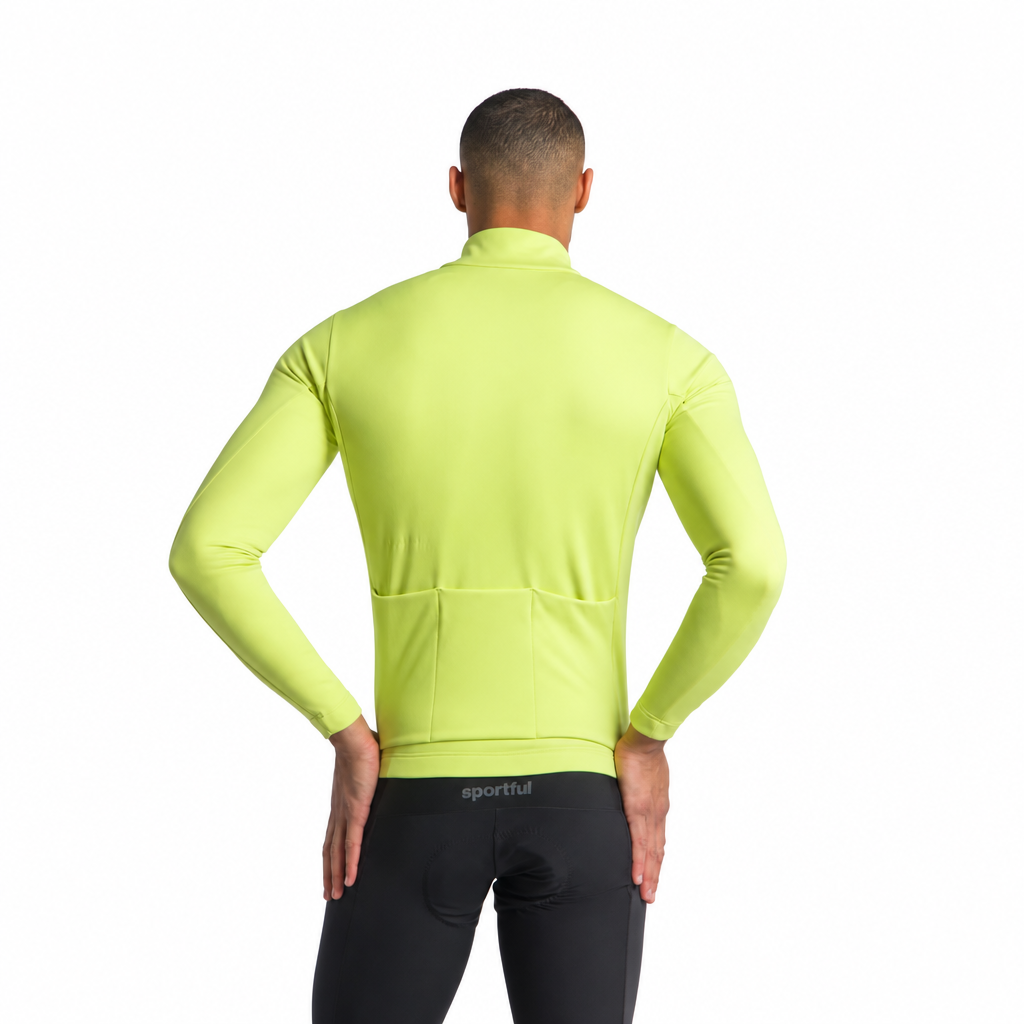 SPORTFUL CLASSIC 2 Jacke in Gelb, Rückansicht vor weißem Hintergrund