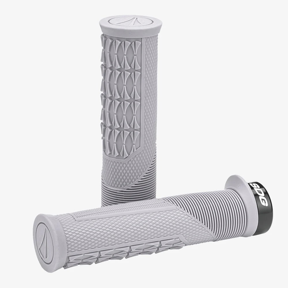 Grips SDG OPEN CORE THRICE 136 mm Grau