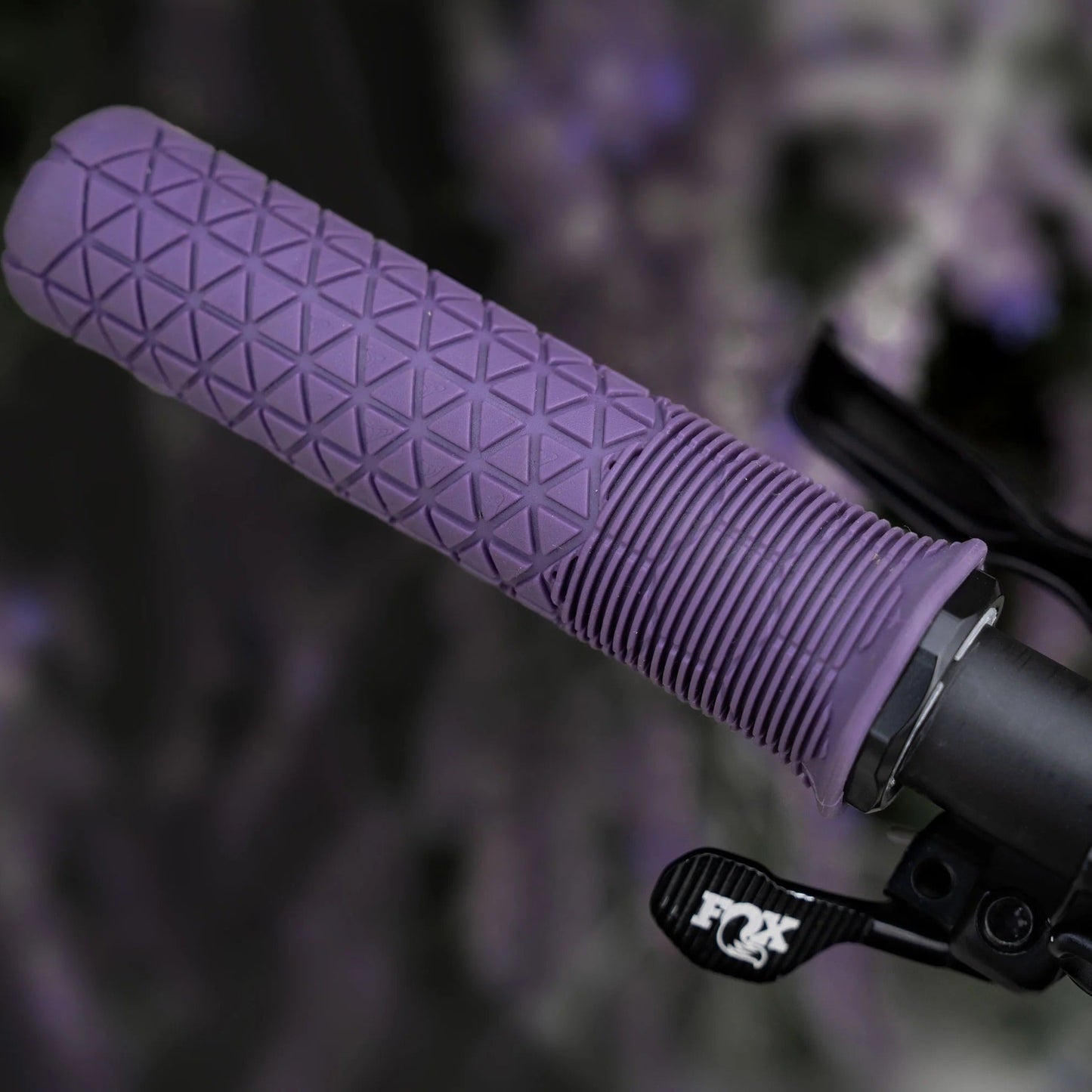 ENVE FRACTAL Lock-On Trail Grips Violett