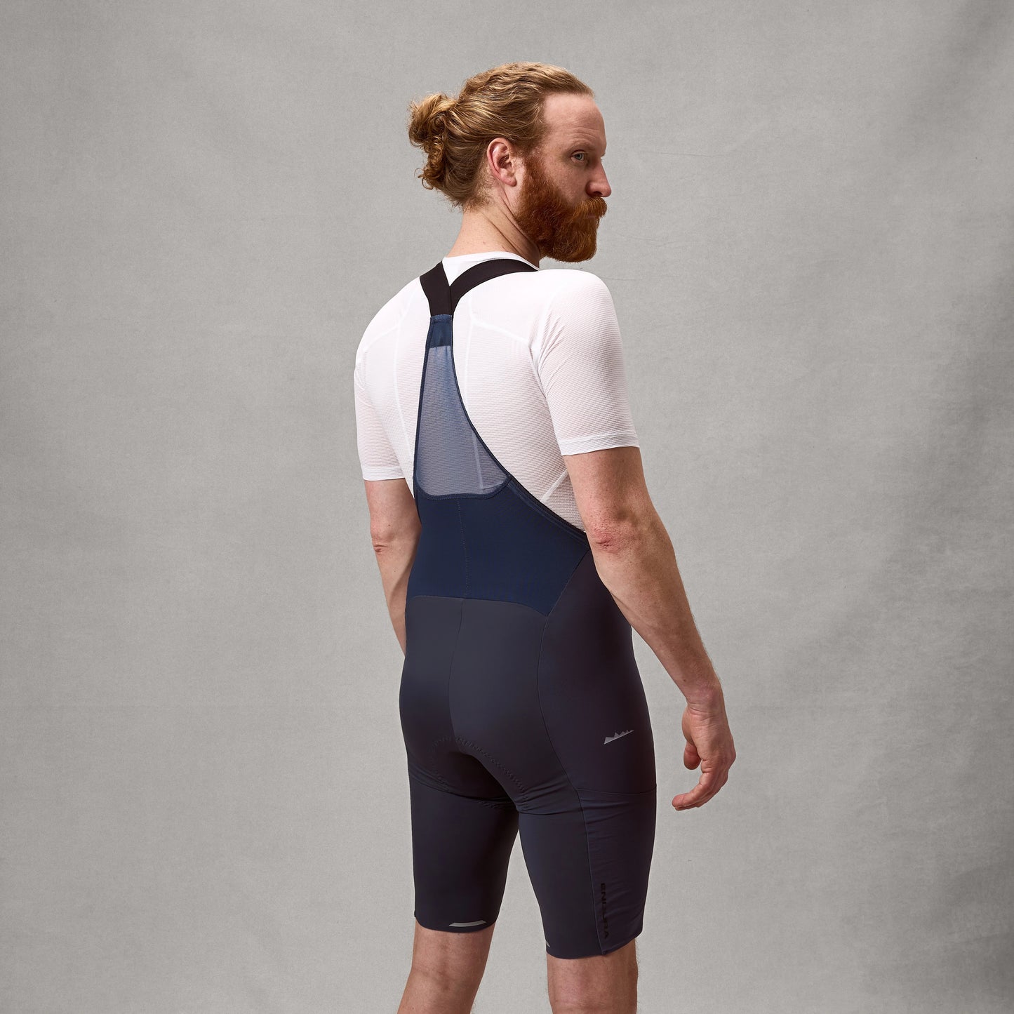 ENDURA ALLTRACK RIDE Carbon Kurze Trägerhose Grau