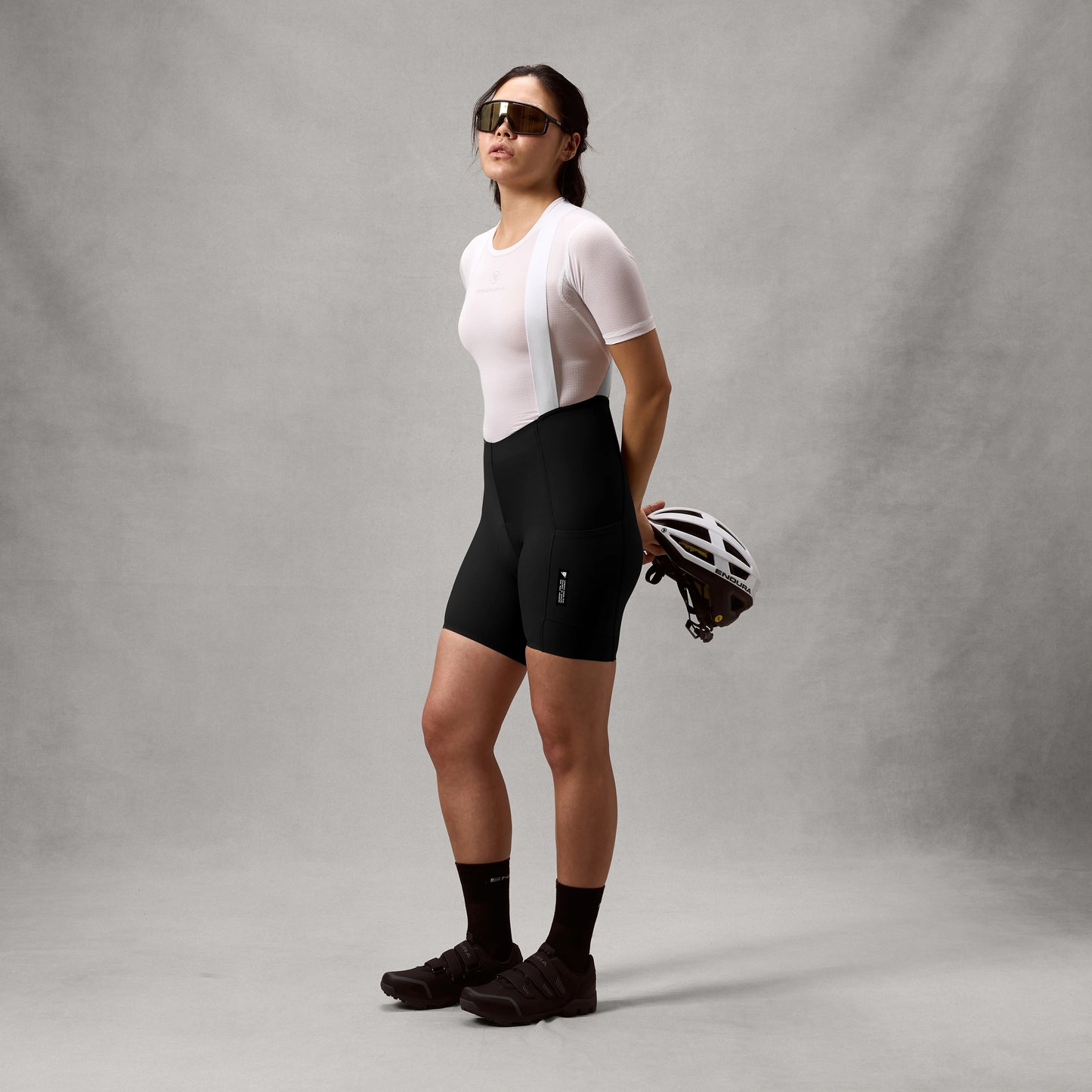 ENDURA LOOP Damen Kurze Trägerhose Schwarz
