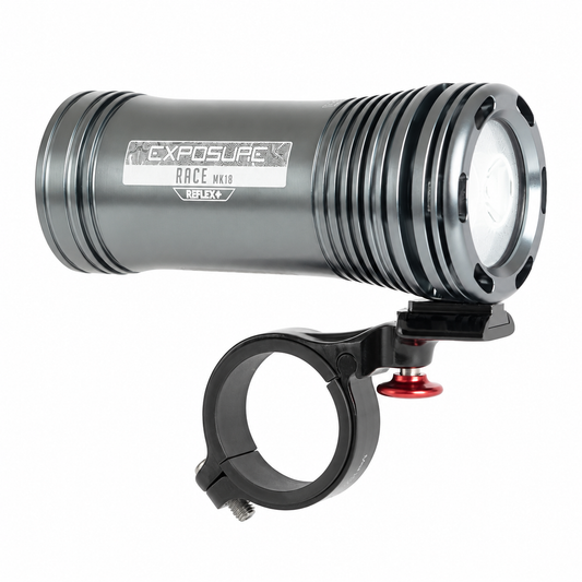 EXPOSURE LIGHTS RACE MK18 Frontleuchte – Produktansicht auf weißem Hintergrund