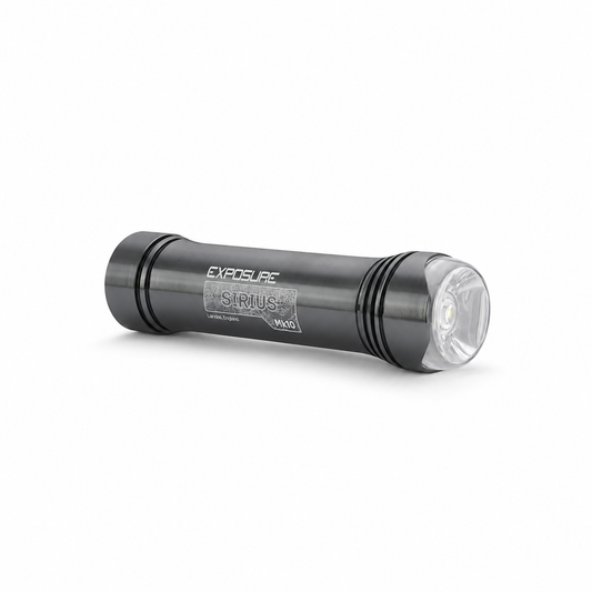 EXPOSURE LIGHTS SIRIUS MK10 DB Frontleuchte — Produktansicht auf weißem Hintergrund