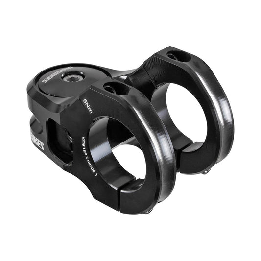 Vorbau DMR DEFY50 mit 5 mm Erhöhung, Schwarz — Hauptansicht auf weißem Hintergrund