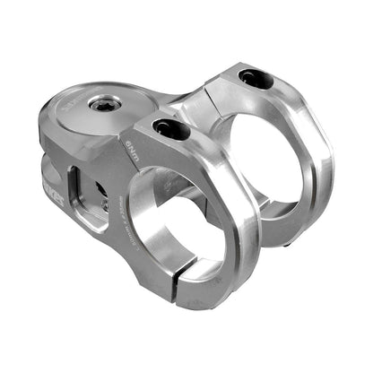 Vorbau DMR DEFY50 mit 5 mm Erhöhung, Silber — Hauptansicht auf weißem Hintergrund