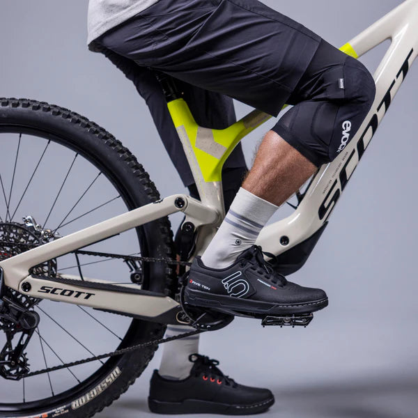 EVOC PROTECTOR LS FLEX LITE Knieschützer
