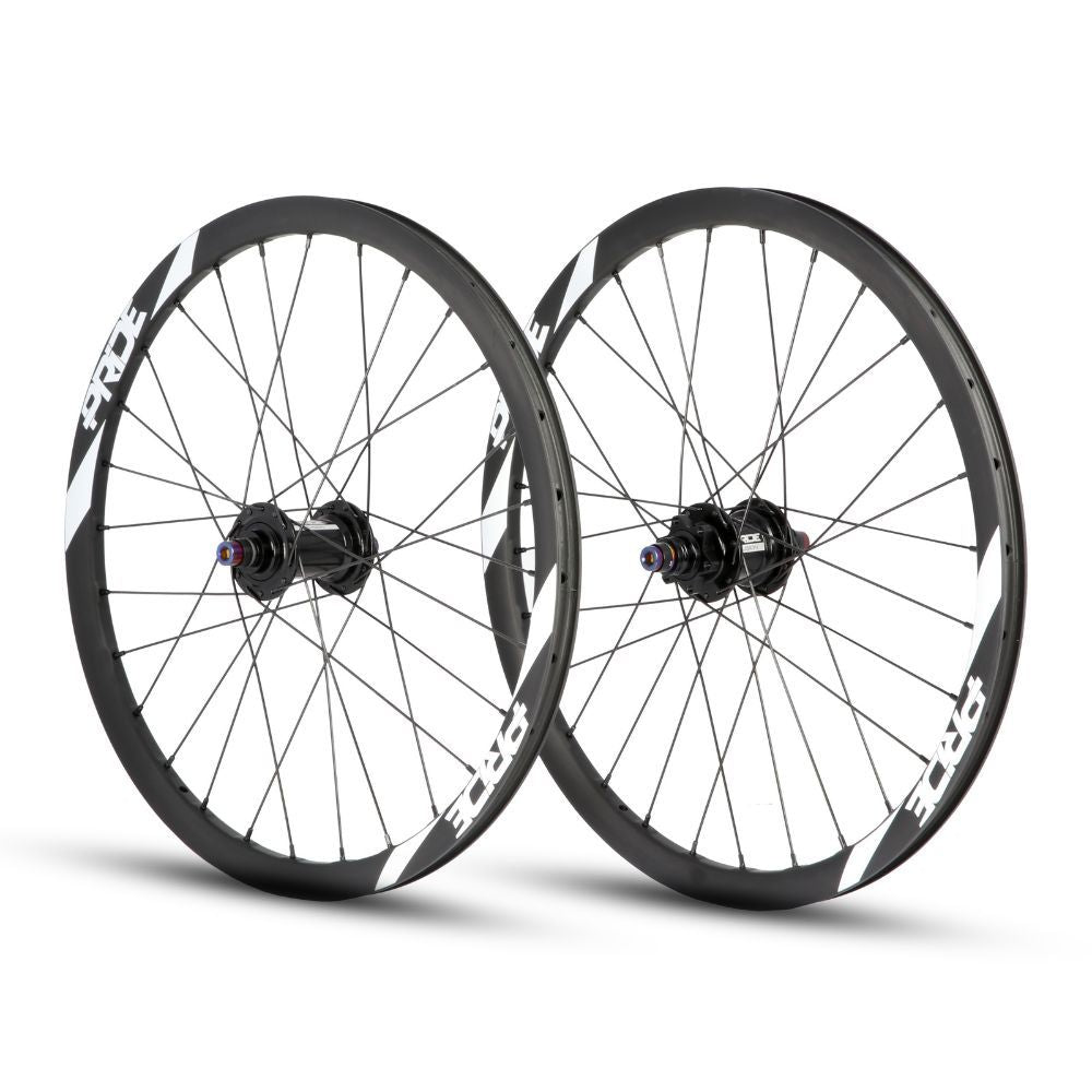 Laufradsatz PRIDE 20" (451mm) Carbon Wave Matt Weiß Fusion Disc Achsen 10/10mm Schwarz/Weiß