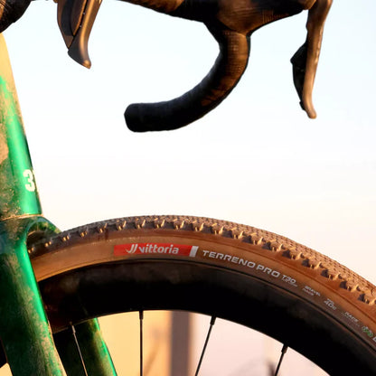Reifen VITTORIA TERRENO PRO T30 Fine Loose Gravel Race 700c Tubeless Ready Faltbar Braun
